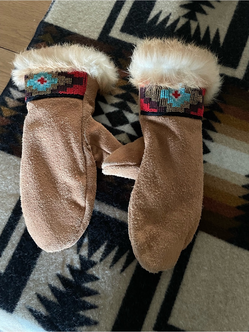 Astis x Filson Mittens